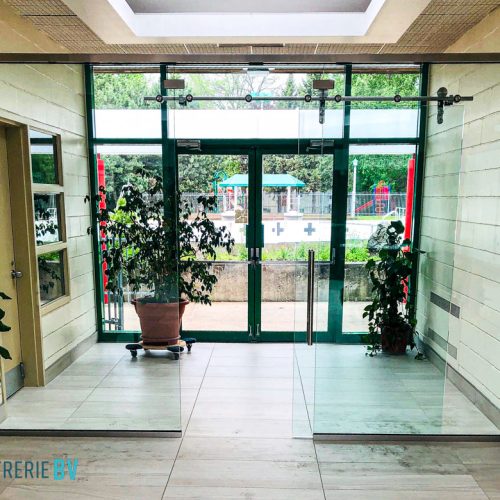 Cloison vitree - Vestibule commercial coulissant - Vitrerie BV