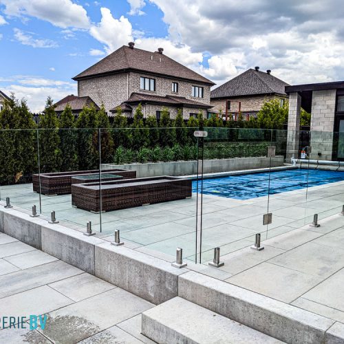 Cloture de piscine en verre - Piscine creusée - Vitrerie BV - 11