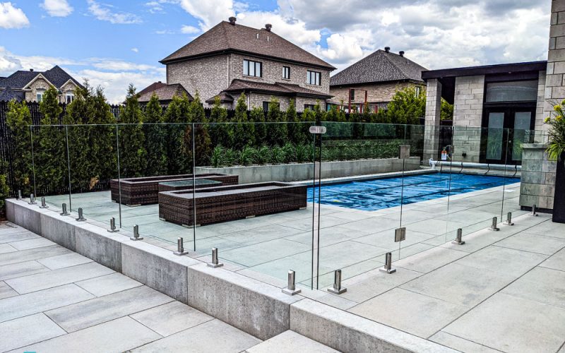 Cloture de piscine en verre - Piscine creusée - Vitrerie BV - 11