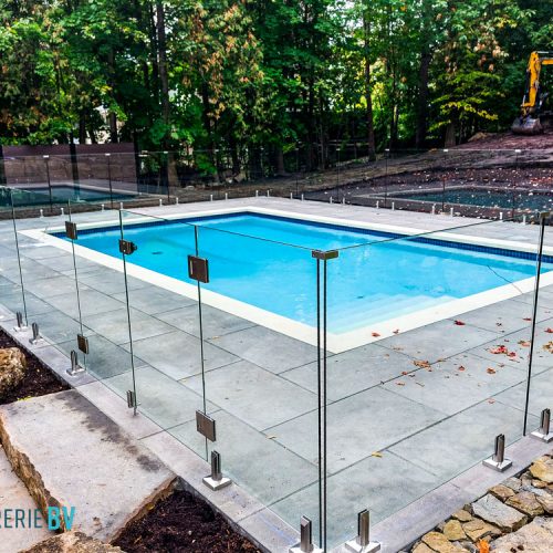 Cloture de piscine en verre - Piscine creusée - Vitrerie BV - 2