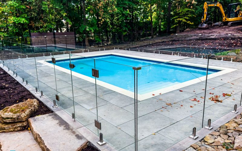 Cloture de piscine en verre - Piscine creusée - Vitrerie BV - 2