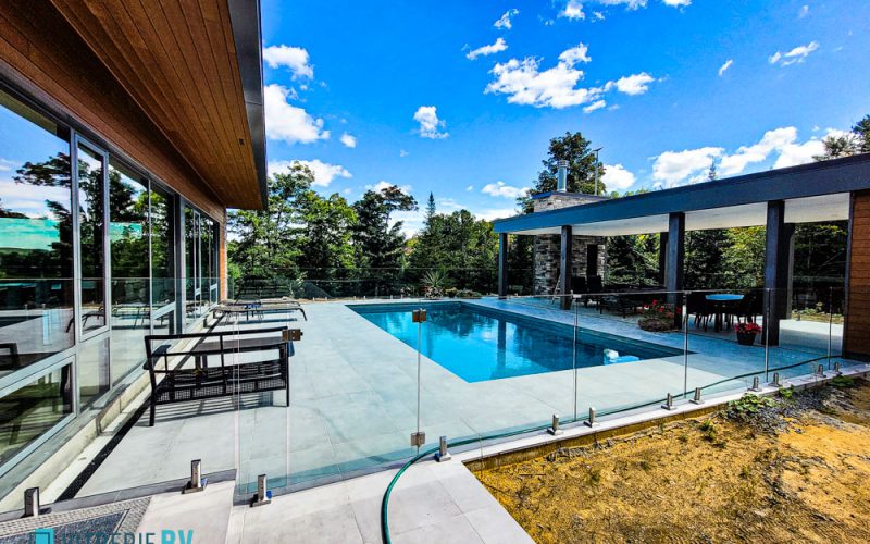 Cloture de piscine en verre - Piscine creusée - Vitrerie BV - 8