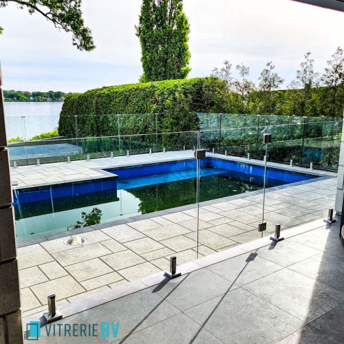 Cloture de piscine en verre - Porte - Vitrerie BV - 1