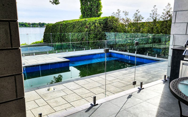 Cloture de piscine en verre - Porte - Vitrerie BV - 1